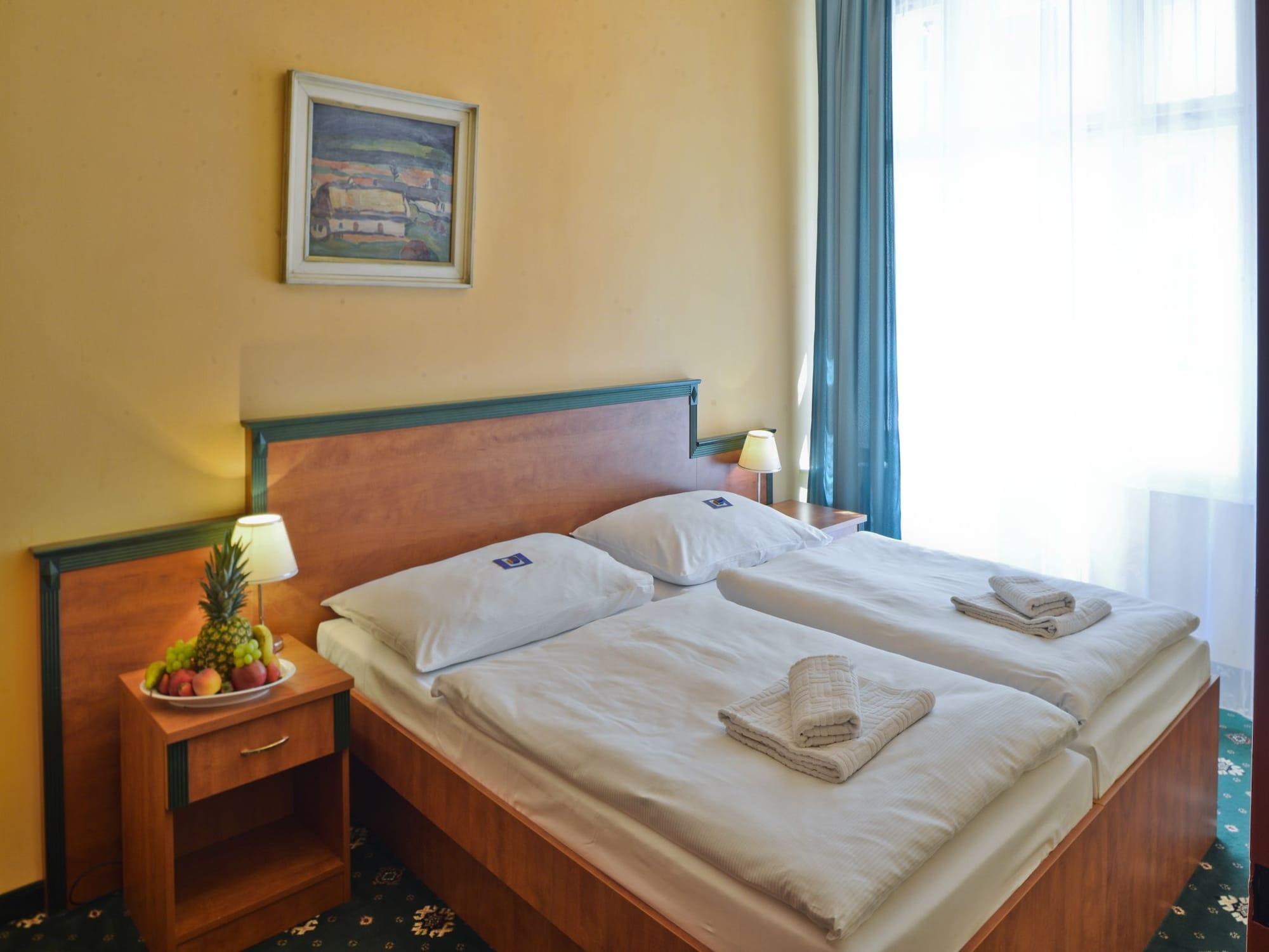 Ea Hotel Jessenius كارلوفي فاري المظهر الخارجي الصورة