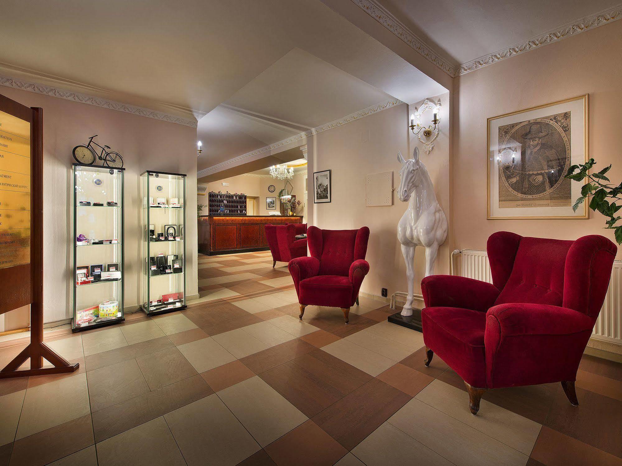 Ea Hotel Jessenius كارلوفي فاري المظهر الخارجي الصورة